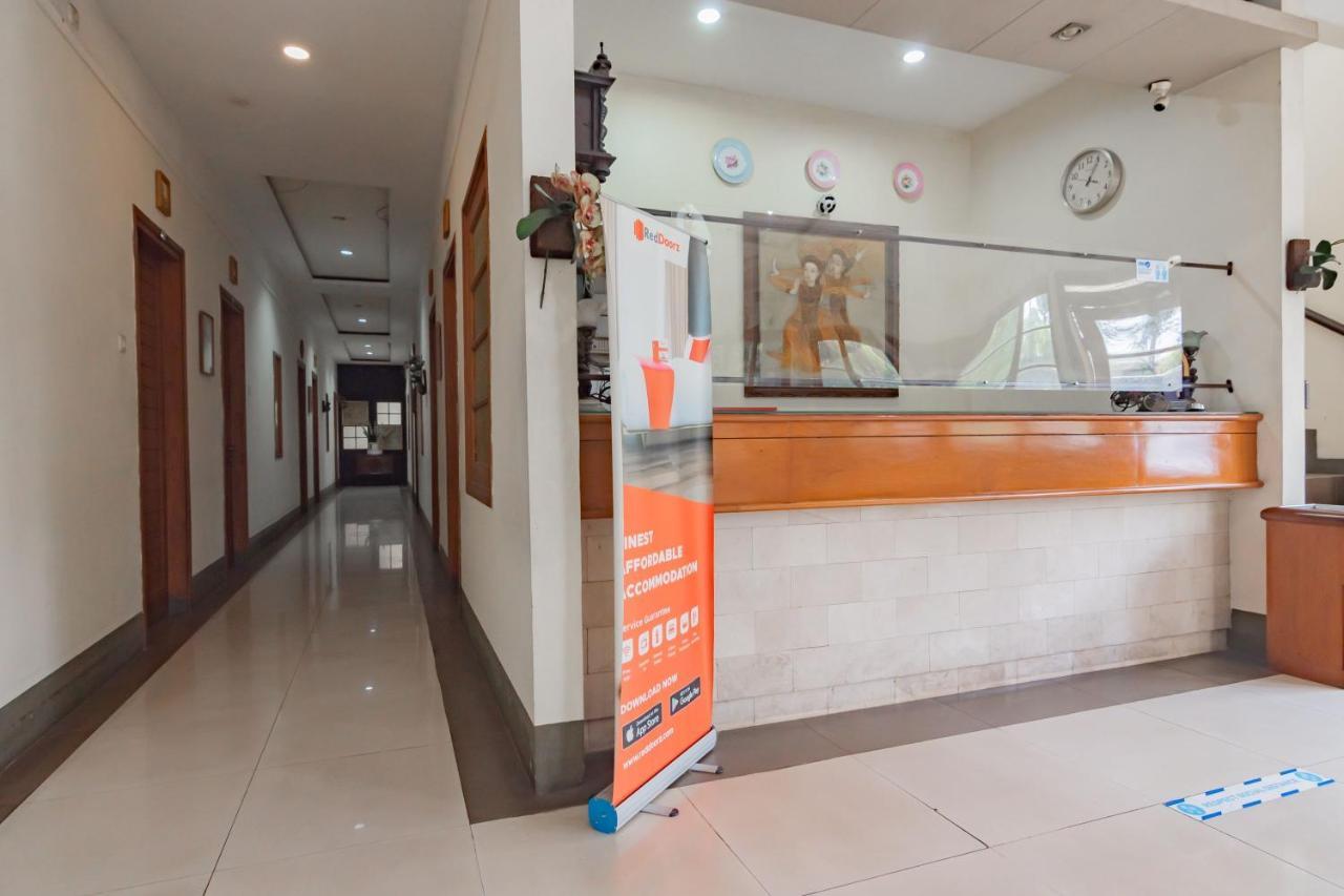 Отель Reddoorz Near Institut Teknologi Bandung 2 Экстерьер фото